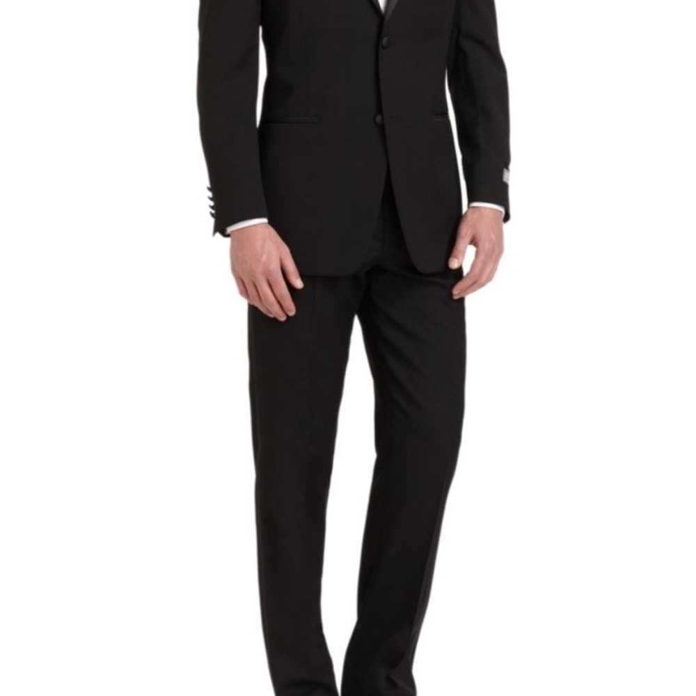 IKE EVENING BY IKE BEHAR
Slim Fit Wool Tuxedo 38R